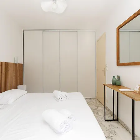 Apartment Upstays Cosy T2 32m2 With Terrace And Ac