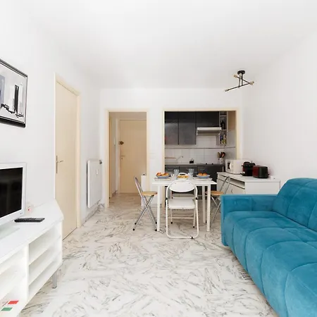 Upstays Cosy T2 32m2 With Terrace And Ac Cannes